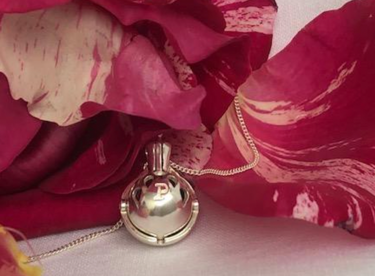 rose petals with perfino scented pendant